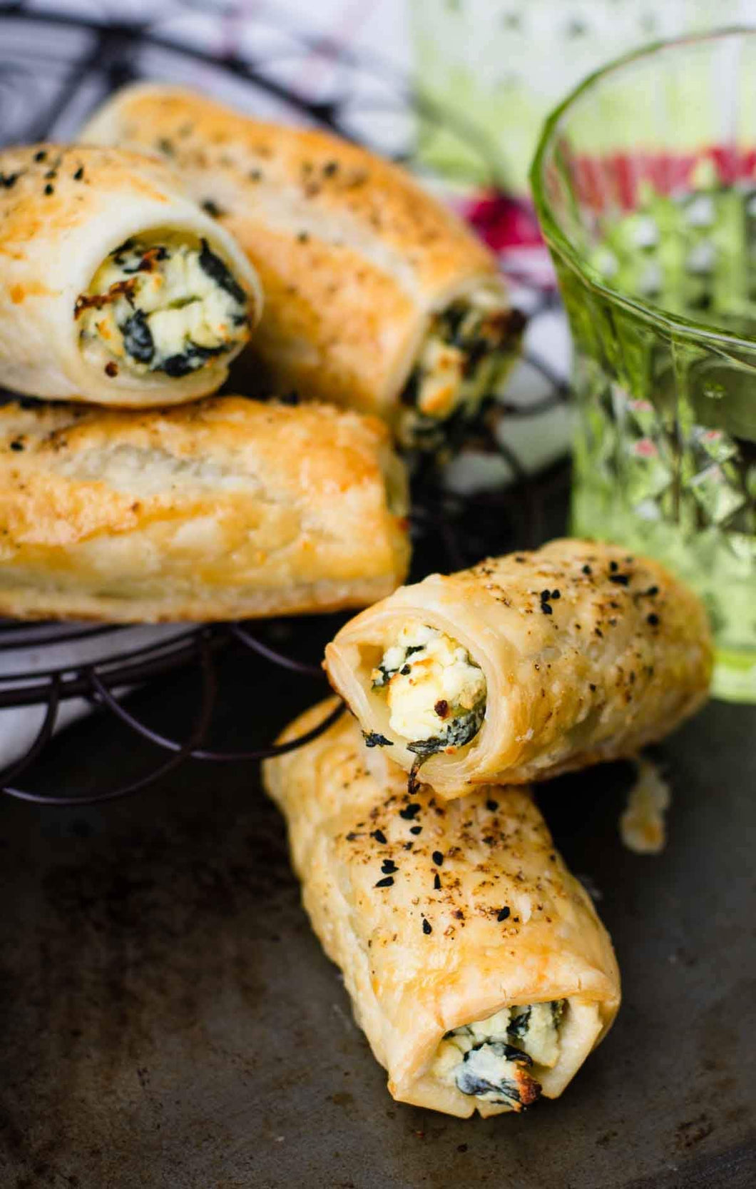 Cocktail Spinach Rolls 24 x 80g